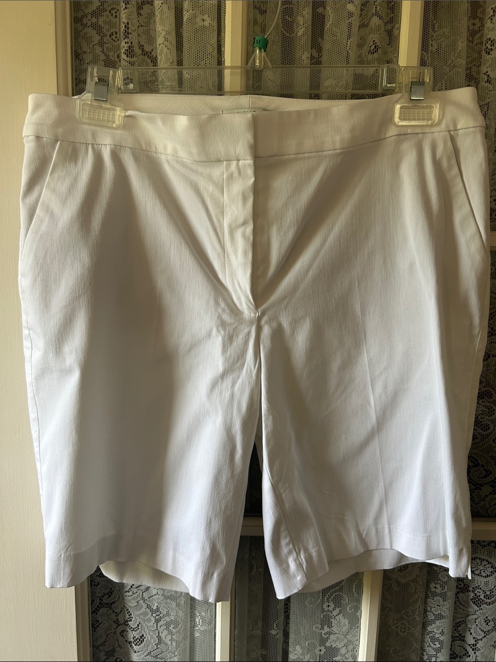 White House Black Market White Bermuda Dress Shorts Sz 14
